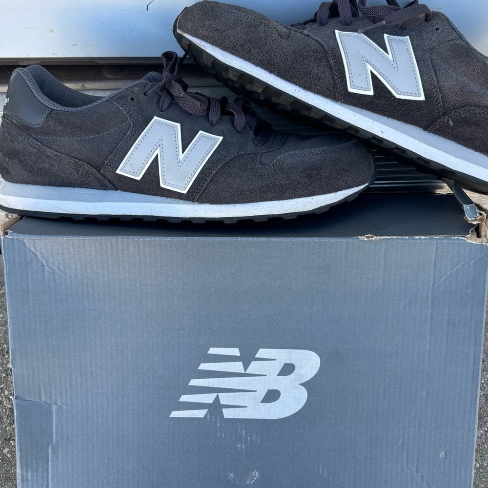 New Balance Men's Dark Gray Suede Sneakers with light gray 'N' Logo